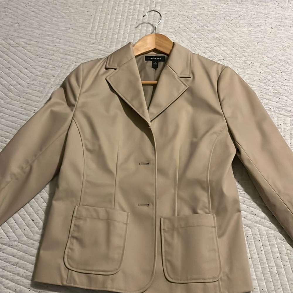 Khaki women’s size 4 lands end blazer. Never worn.